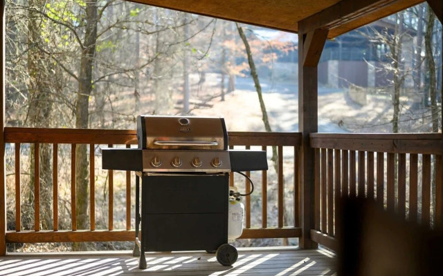 Outlaw Rose Cabin for 8!