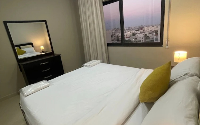 Charming Amman Apartent With City Views