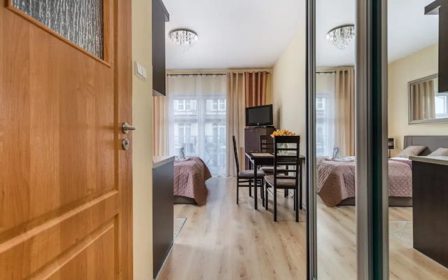 Trzy Korony Piastów by Renters