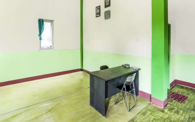 OYO 90825 Hotel Lizha 2
