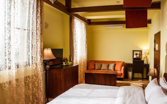 Oasis Hotel