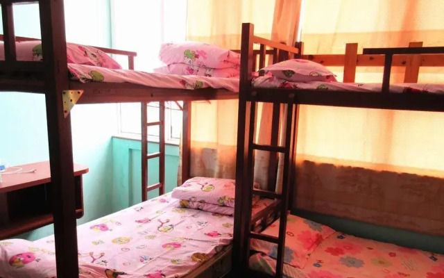 25 Four Seasons Youth Hostel