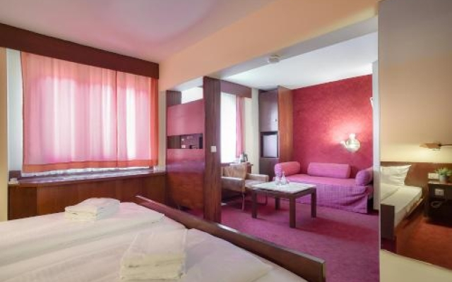 KONTAKTLOS Hotel Am Kappelberg KONTAKTLOS