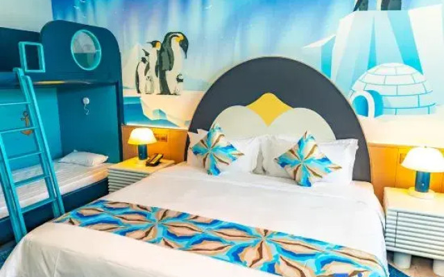 Shanghai Jinqiao Haichang Penguin Resort Hotel