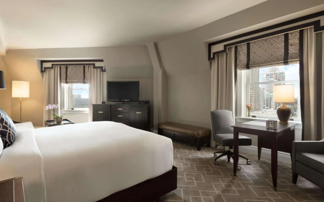 Fairmont Hotel Macdonald