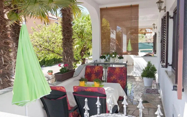 Apartments with a parking space Novigrad - 2536