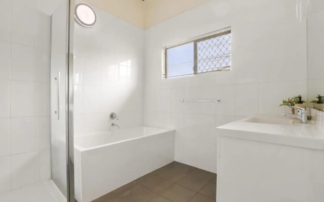 William St 1 70 Moffat Beach