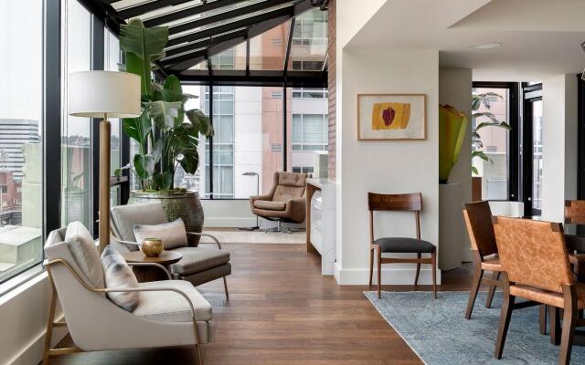 Hotel Theodore