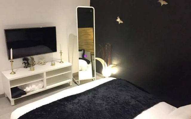 House With one Bedroom in Tournai, With Enclosed Garden and Wifi - фото 3