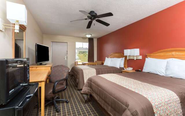 Days Inn by Wyndham Forest