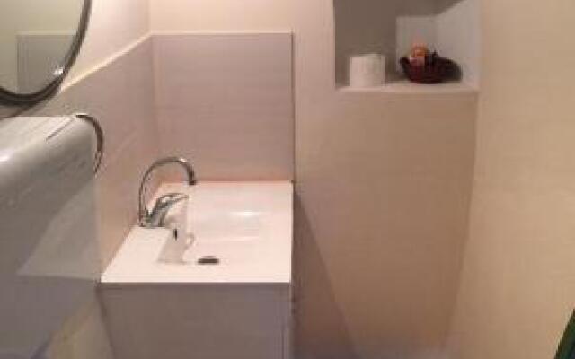 HI Youth and Business Apartments