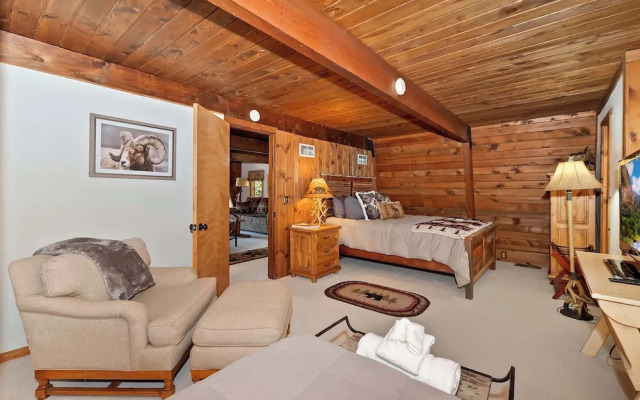 Yosemite Pines Cabin - Sleeps 8