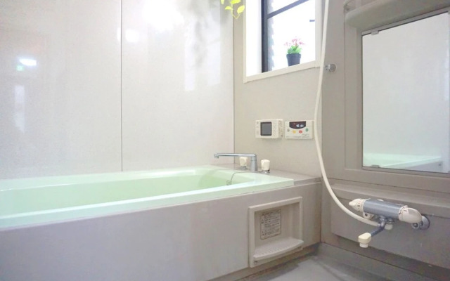 Namba Tsutenkaku Warm Villa WS-1