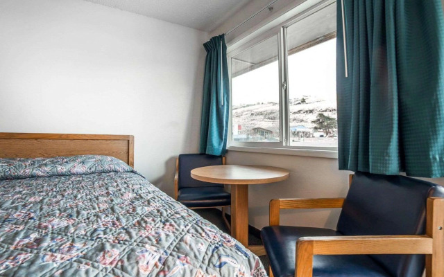 Rodeway Inn & Suites