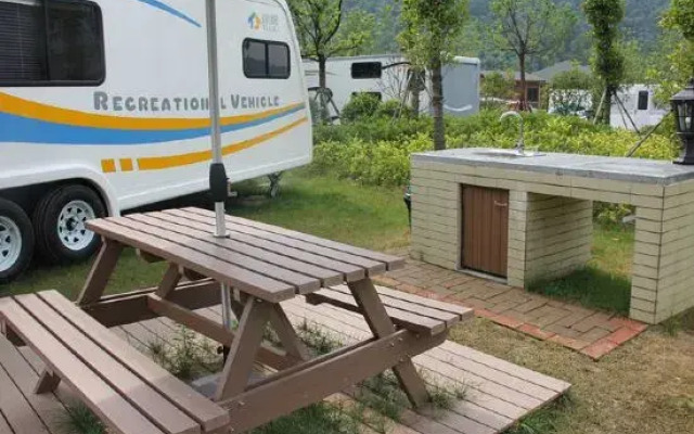 To Journey Huangshan Camping
