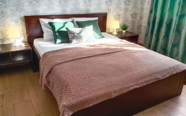 Гостиный Двор на проспекте Красный 77б