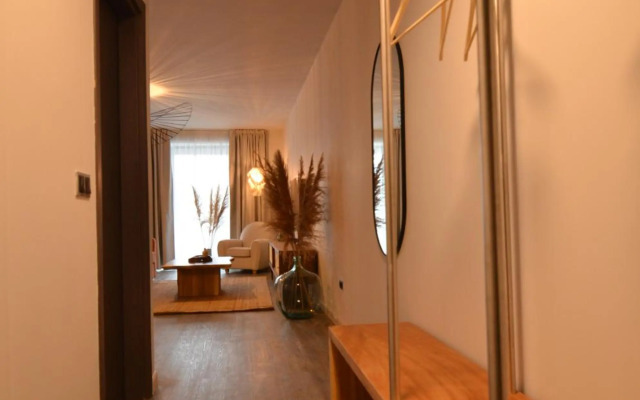 Silver Pine Apartment