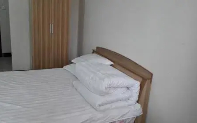 Kaifeng Yaxuange Apartment