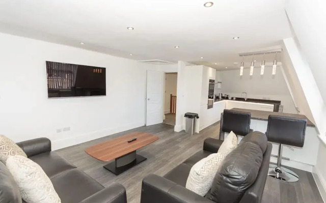 3 Bed- The Regency Suite