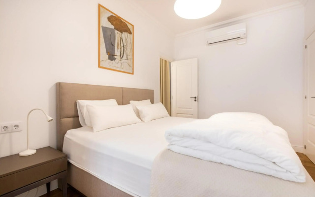 Majestic 4BR/4BATH apartment in Sagrada Familia area