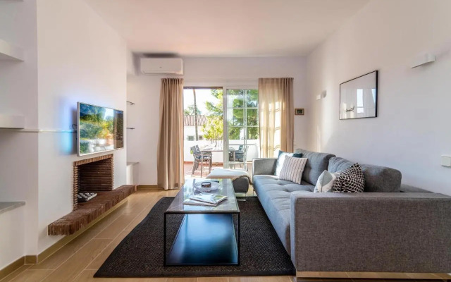 Newly renovated 3 bedroom apt next to Puerto Banús