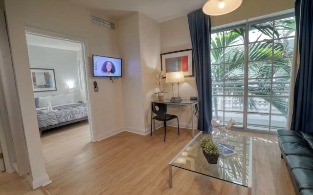 Private Apartment at the Congress