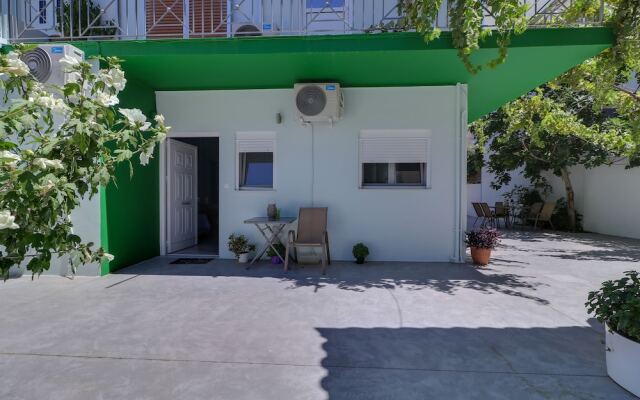 Carpe Diem Apartments By Athens Airport