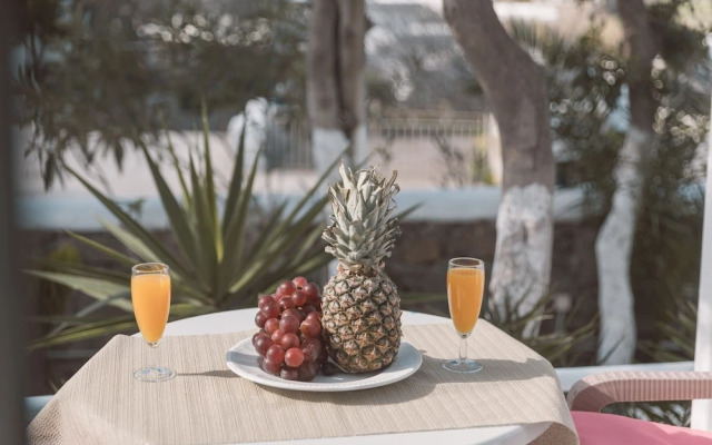 Dibellee Mykonos Studios