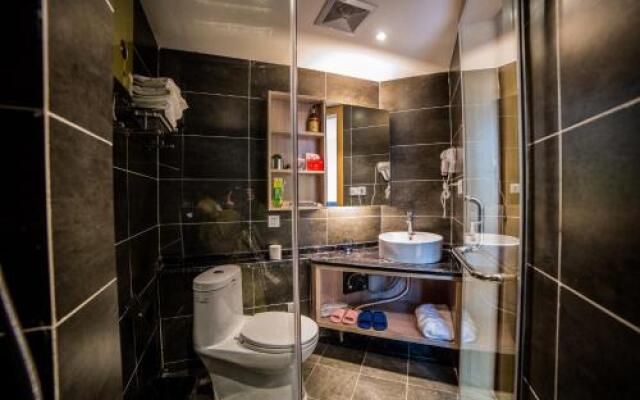 Chongqing CCHome Hotel