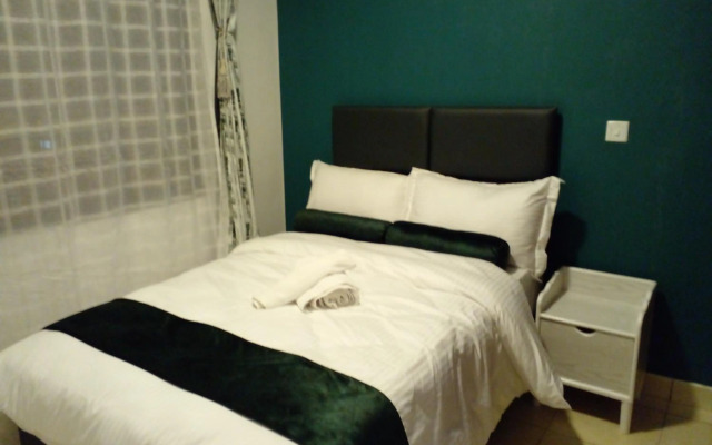 Cozy 2 bedroom Emerald Green at Greatwall Gardens