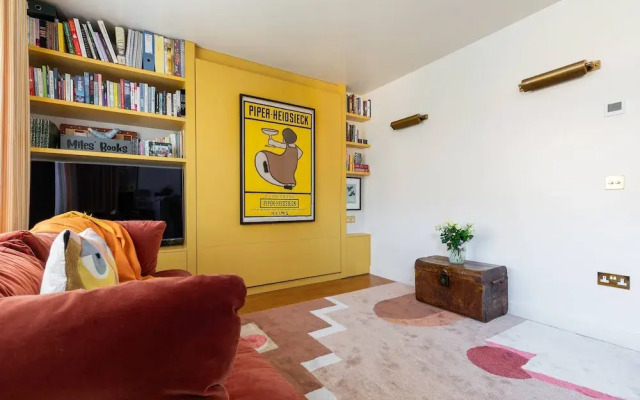 St Luke's Mews III by Onefinestay