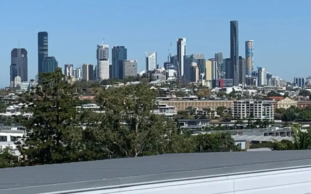 Cosy 1 Bedroom Unit With Views Of The City