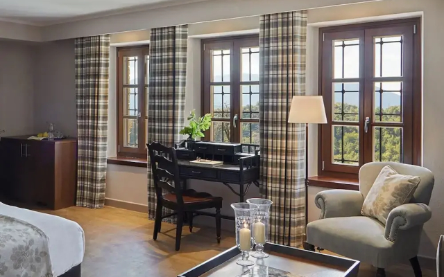 MounTrace Suites & Spa