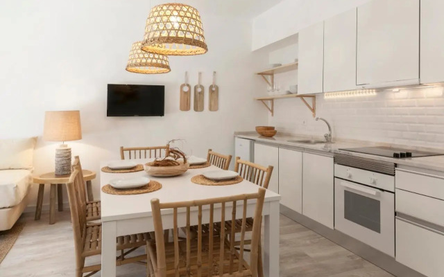 Mare Cheia (High Tide) Beach and Surf Apartments