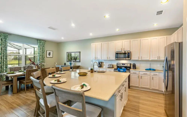 Lake Views, Private Pool & Spa, Games Room..