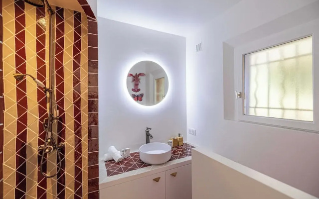 Guest Room Apartment in Provencal Villa - 1br/2p