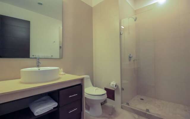 Pool View Condo in Resort by Olahola