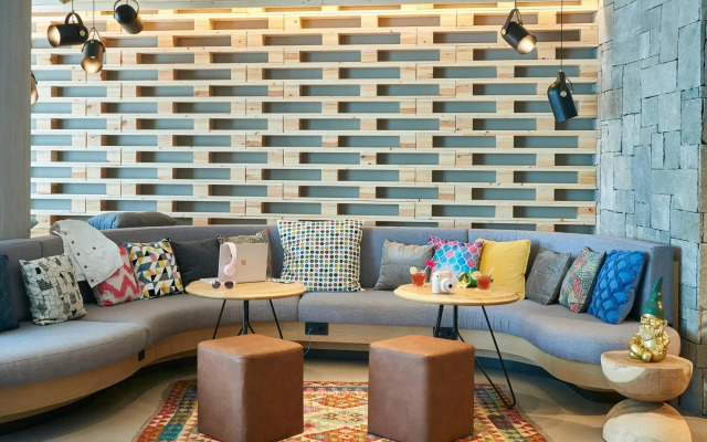 Moxy Patra Marina