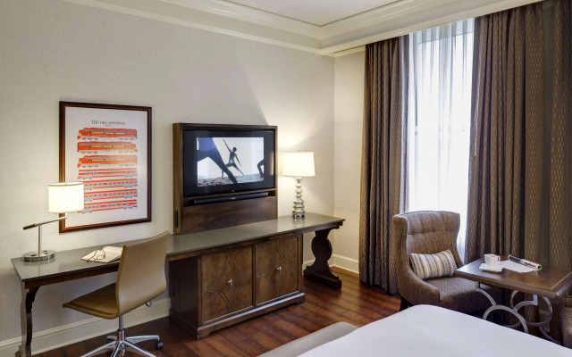 St. Louis Union Station Hotel, Curio Collection by Hilton
