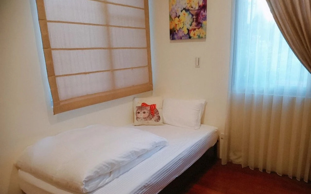 Lotus Moon B&B