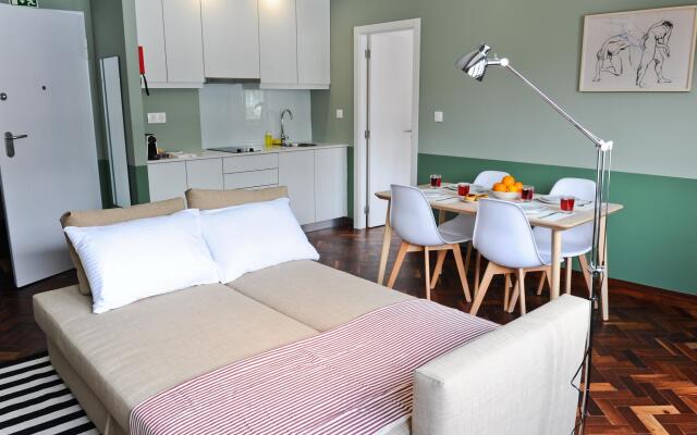 Lisbon Martini Nest by Misha s Place 6A