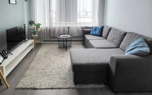 2ndhomes Central 1BR Top Floor Home