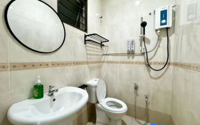 Ipoh 5B5B | Gathering Villa 1- 19pax | BBQ Karaoke by i Homes – Bathroom – Ipoh