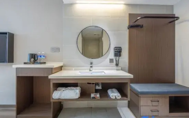 Shuiyun Hotel (Jiaxing Pinghu Donghu Scenic Area Branch)