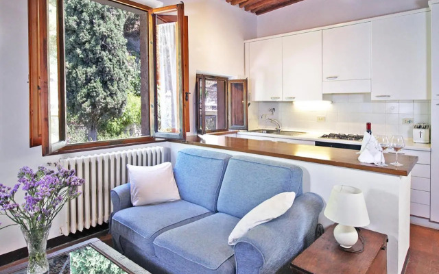Mint Apartment - Super Central, Quiet, Romantic, close to Finest Restaurants