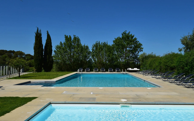 Pousada Convento de Arraiolos - Historic Hotel