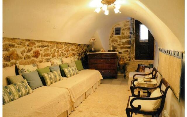 KH Traditional House