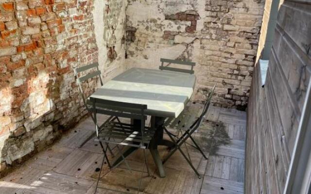 « Le temps d’un instant » dépendance