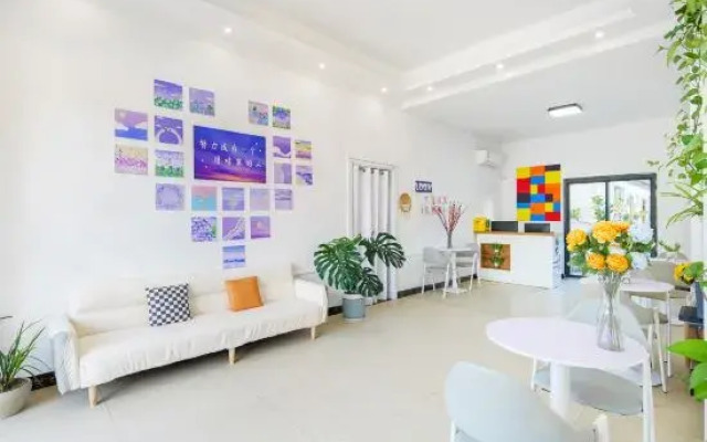 Banyan Tree Courtyard Homestay (Beihai Yintan Branch)