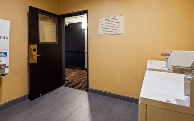 Best Western Windsor Pointe Hotel & Suites-Frost Bank Center
